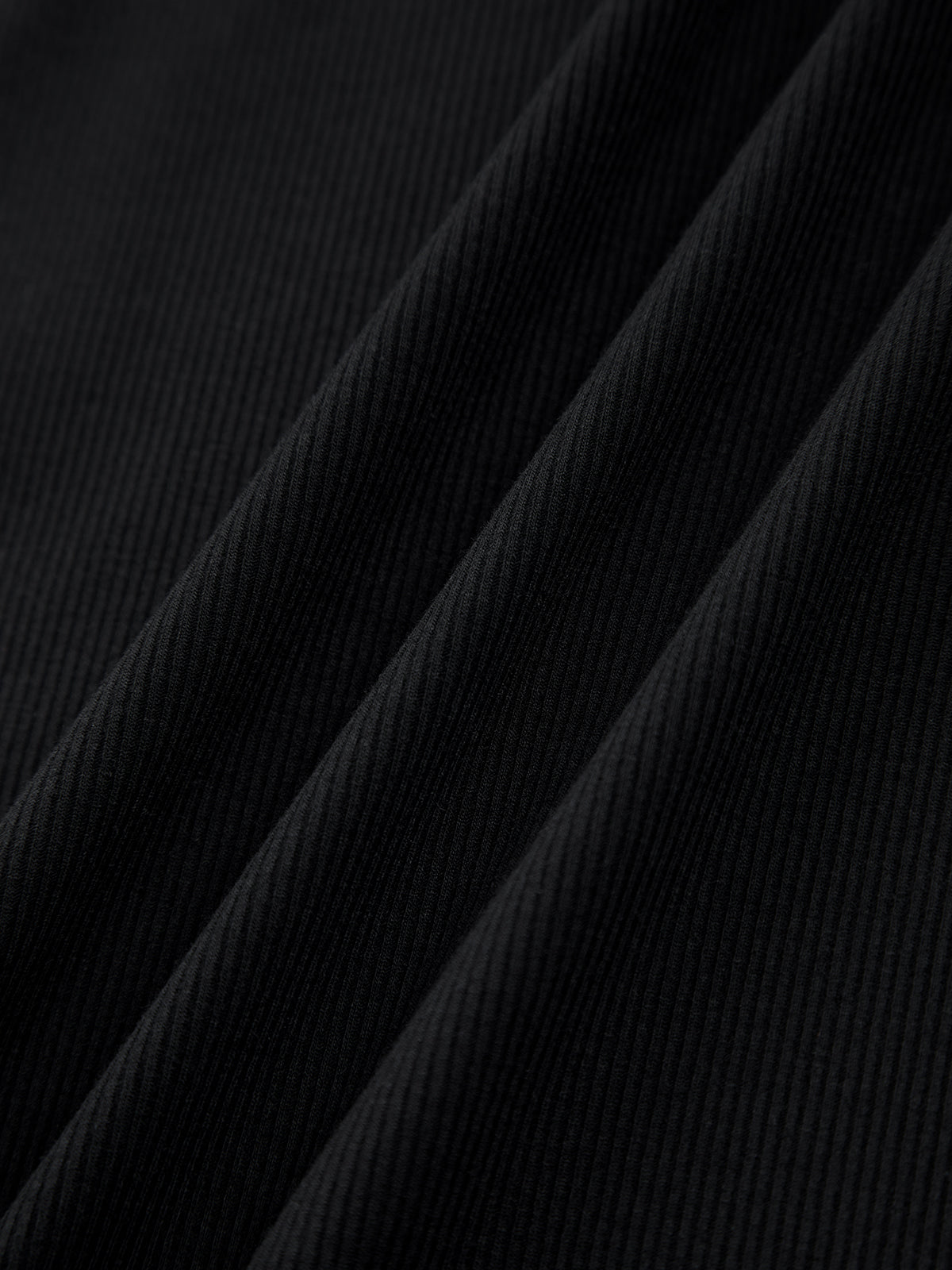 Serapweave – Midikleid mit asymmetrischen Trägern und offenem Rücken