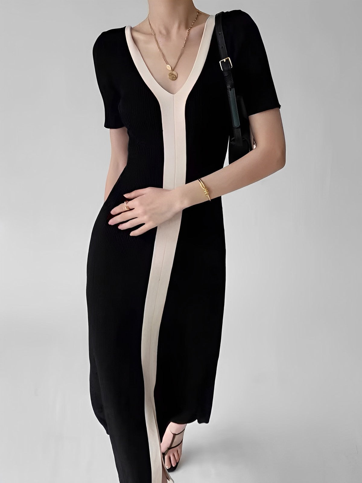 Kelys Two Tone V-Neck Knit Slit Midi Dress
