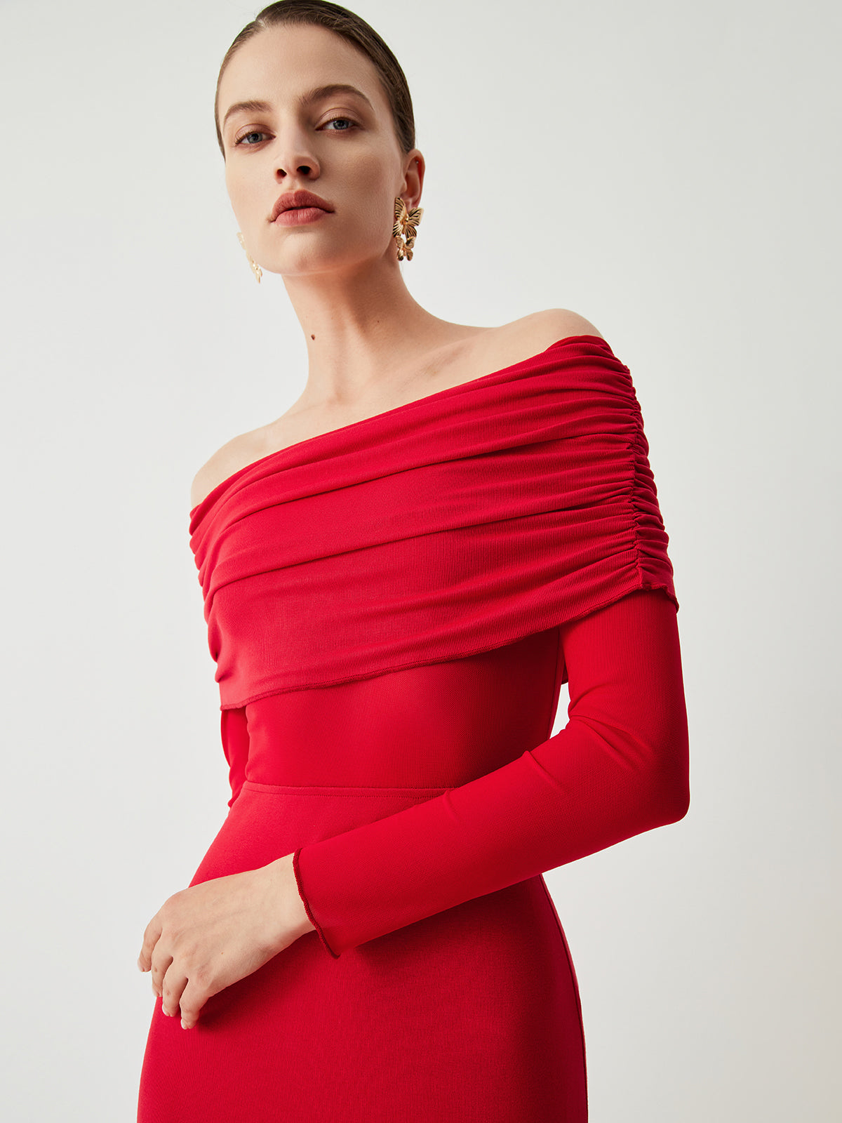 Strahlendes, halbtransparentes, schulterfreies, langärmliges Netzkleid