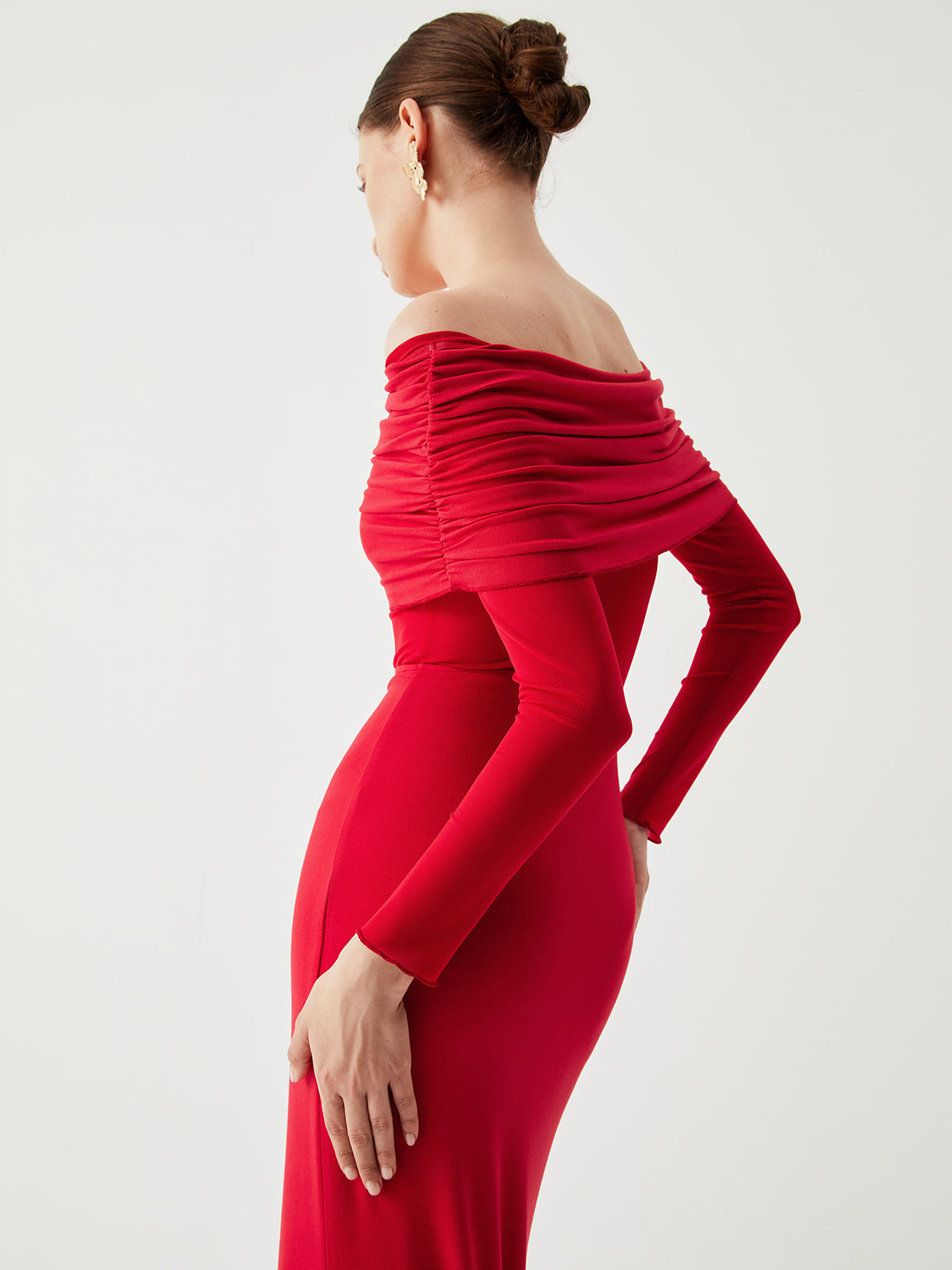 Strahlendes, halbtransparentes, schulterfreies, langärmliges Netzkleid