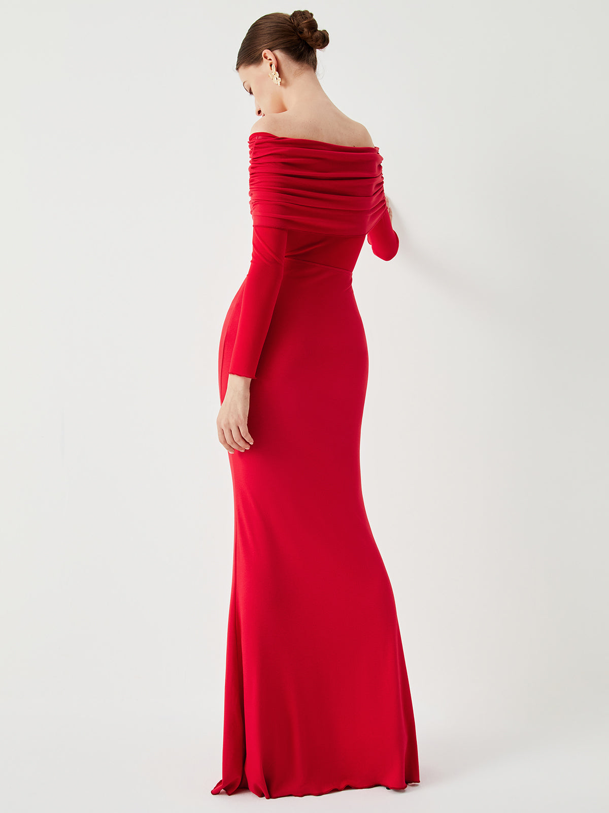 Strahlendes, halbtransparentes, schulterfreies, langärmliges Netzkleid