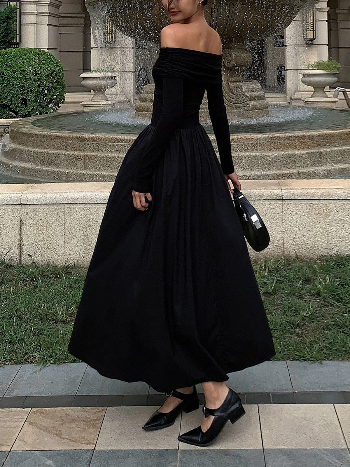 Reverlace – Schulterfreies, langes, überkreuztes Kleid