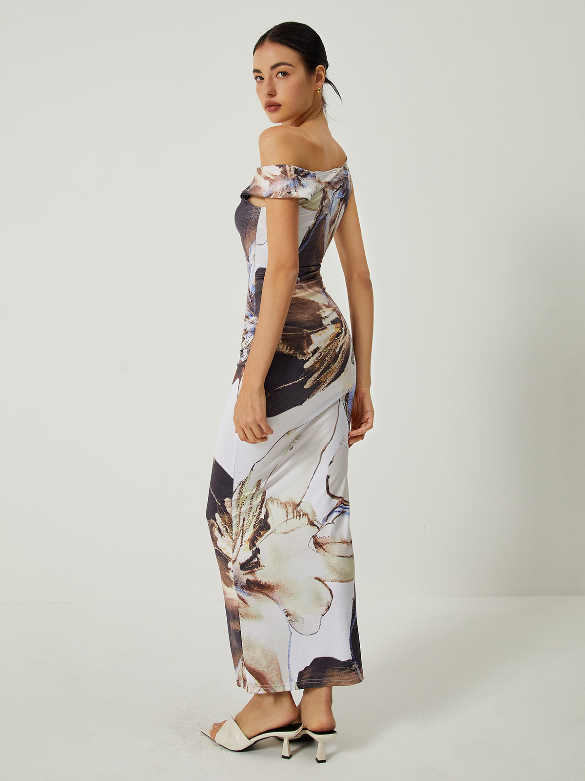Caelvys Asymmetrisk Mönstrad Off-Shoulder Slim Lång Klänning