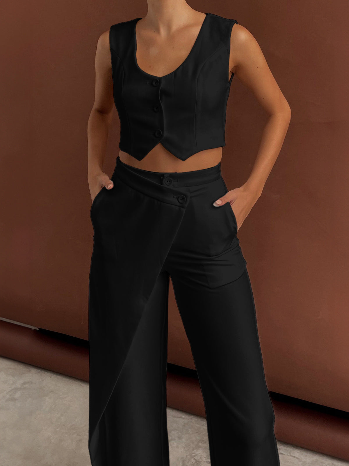 Norene Enfärgade Asymmetriska Raka Byxor Set