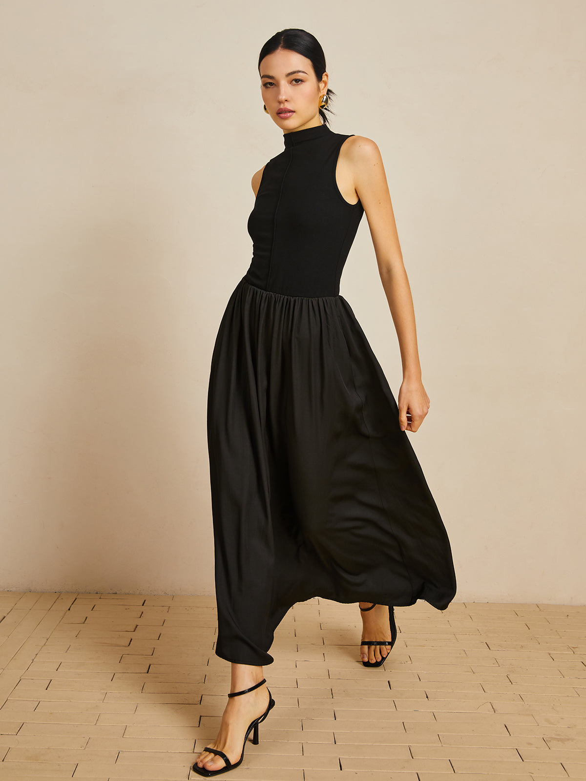 Lyrviel Solid Mock Neck Sleeveless Long Dress