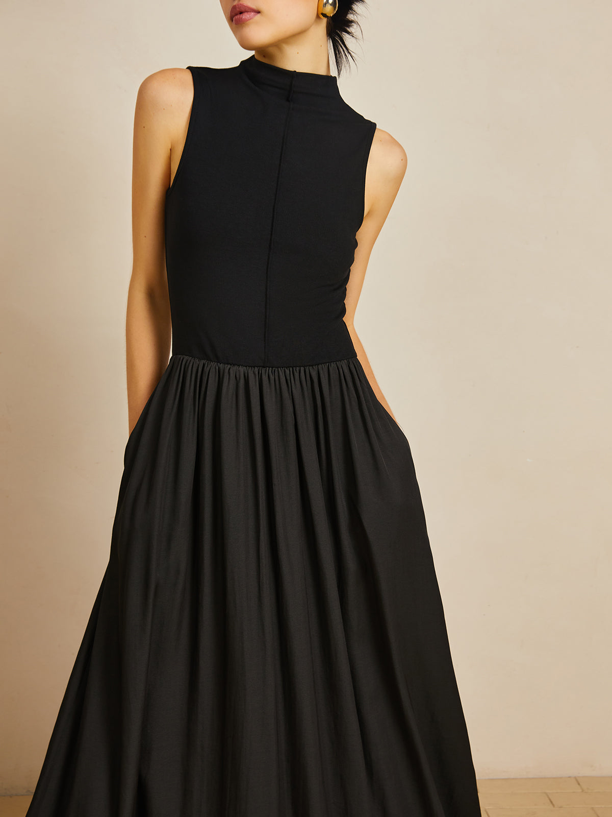 Lyrviel Solid Mock Neck Sleeveless Long Dress