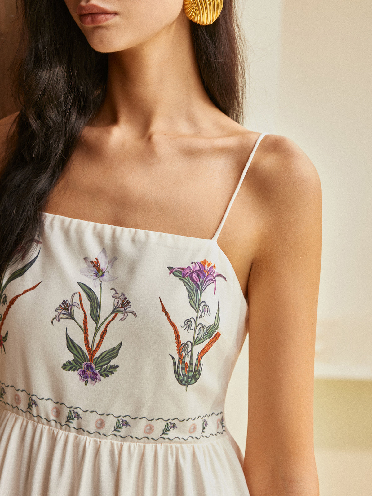 TavŽ Backless Pleated Floral Dress