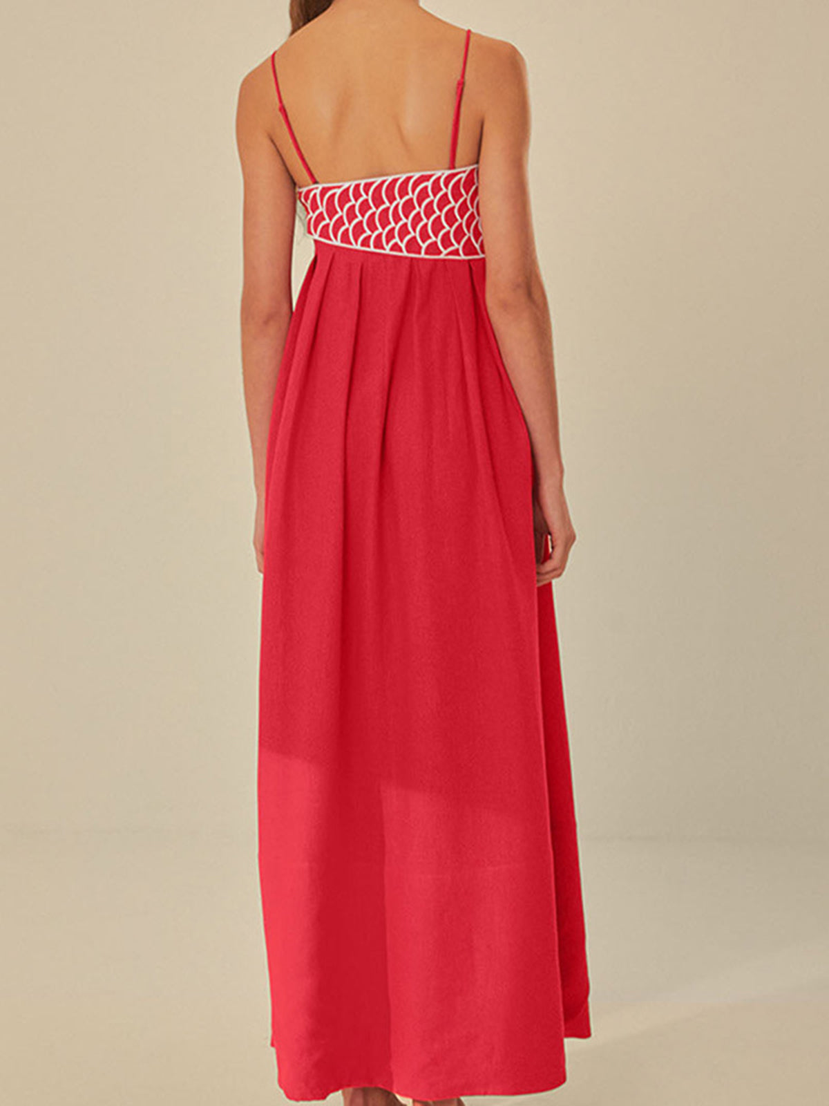 Rila – Halbtransparentes Camisole-Kleid mit Fischstickerei