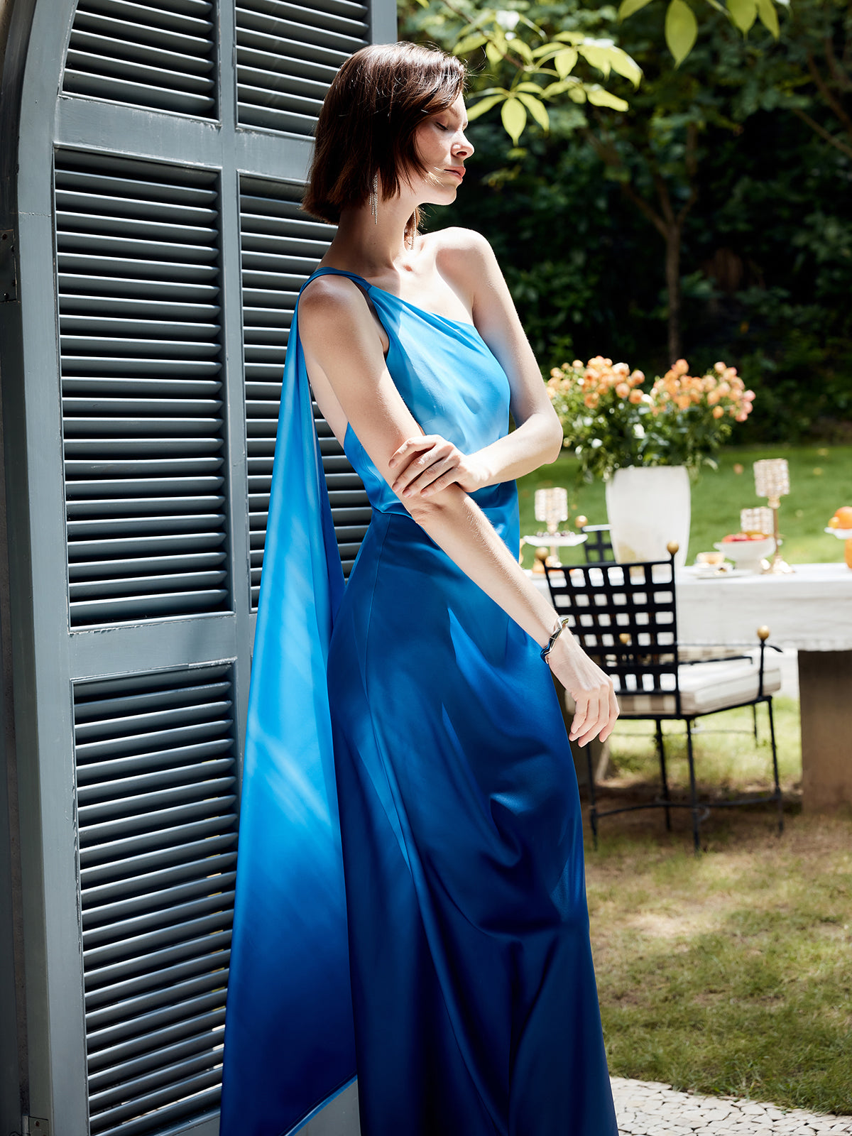 Iridwind – Asymmetrisches, langes Kleid mit Farbverlauf und einer Schulter
