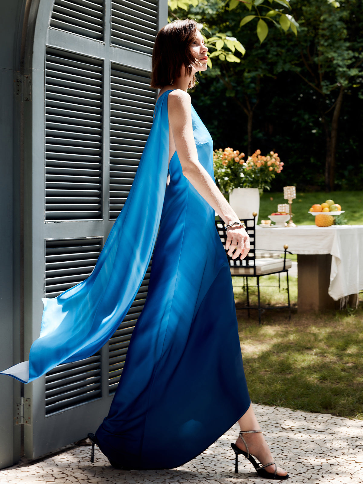 Iridwind – Asymmetrisches, langes Kleid mit Farbverlauf und einer Schulter