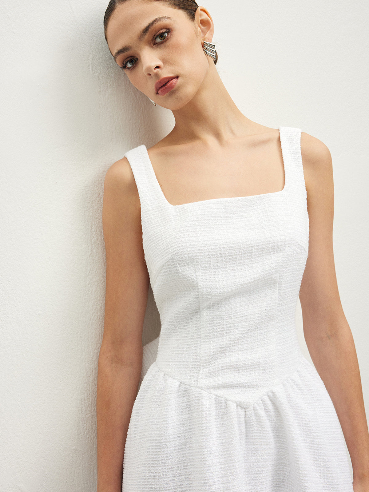 Miraculous – Rückenfreies, kurzes Tweed-Kleid mit Schleife