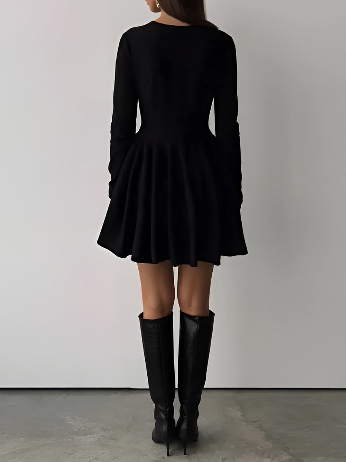Enchantspun – Kurzes, schlichtes, plissiertes Pulloverkleid