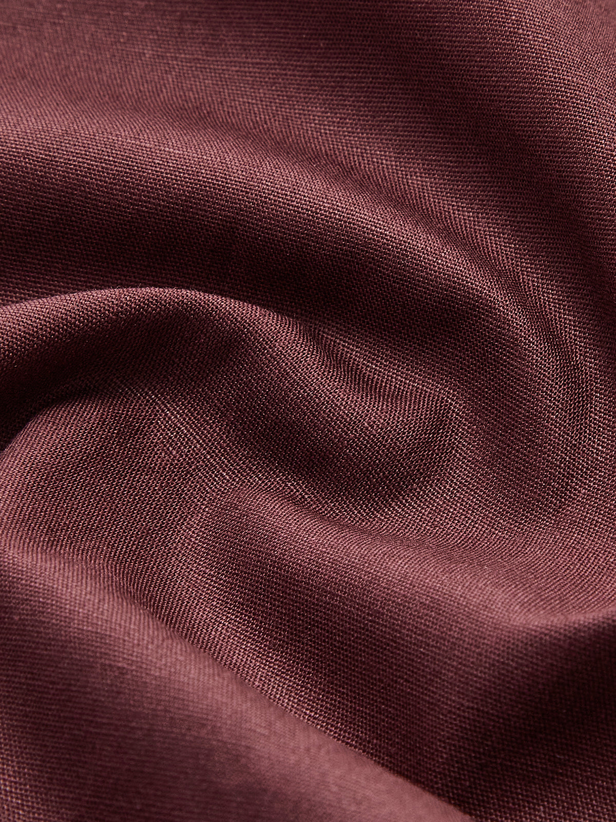 Luminas – Figurbetontes Maxikleid mit asymmetrischem Ausschnitt und langen Ärmeln und Rüschen
