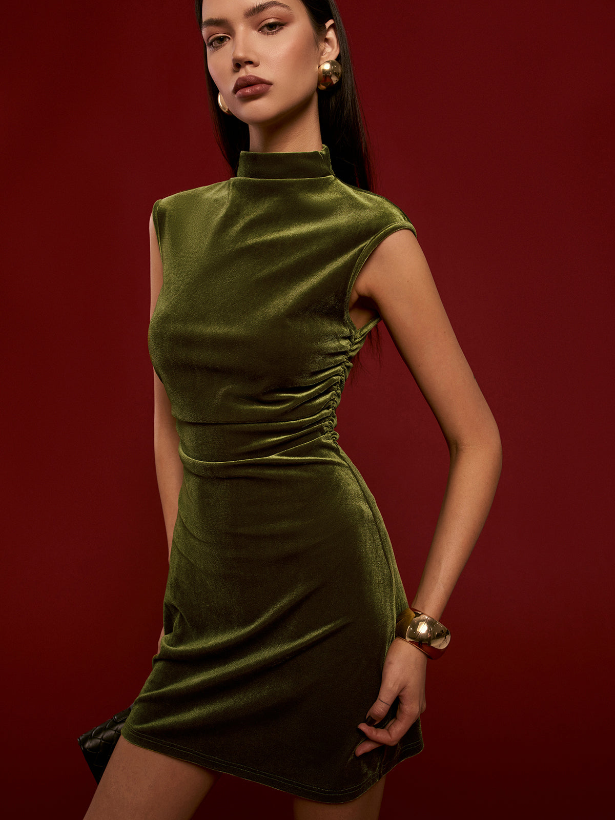 Luxbloom – Ärmelloses Samtkleid mit Stehkragen