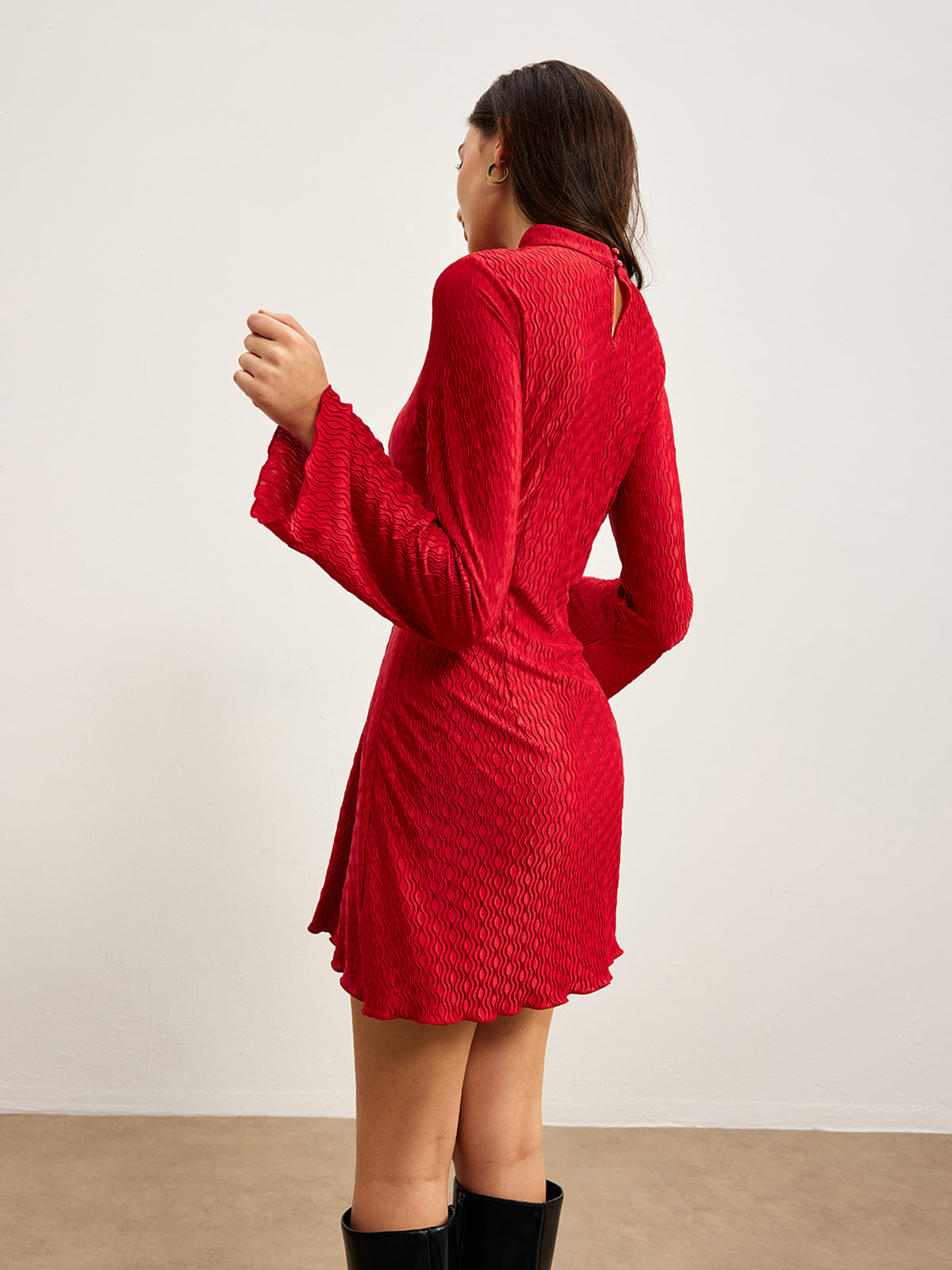 Strukturiertes Kleid mit Stehkragen von Solarspun
