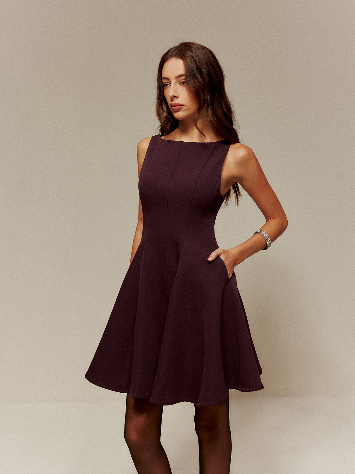 Opalspun – Kurzes Tank-Kleid mit plissierten Taschen