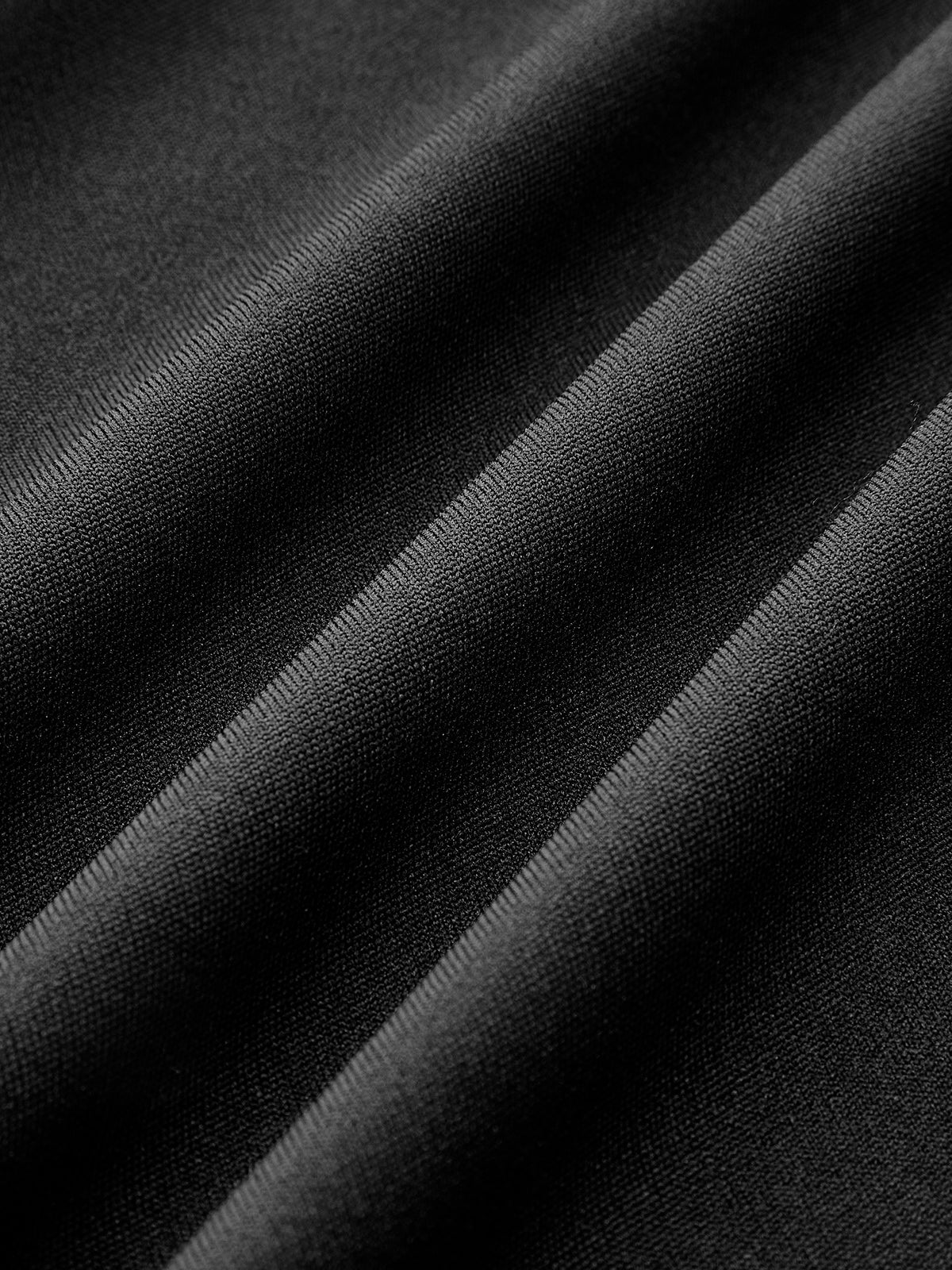 Radiwind – Kleid aus Kunstleder mit Stehkragen und gerüschtem Einsatz