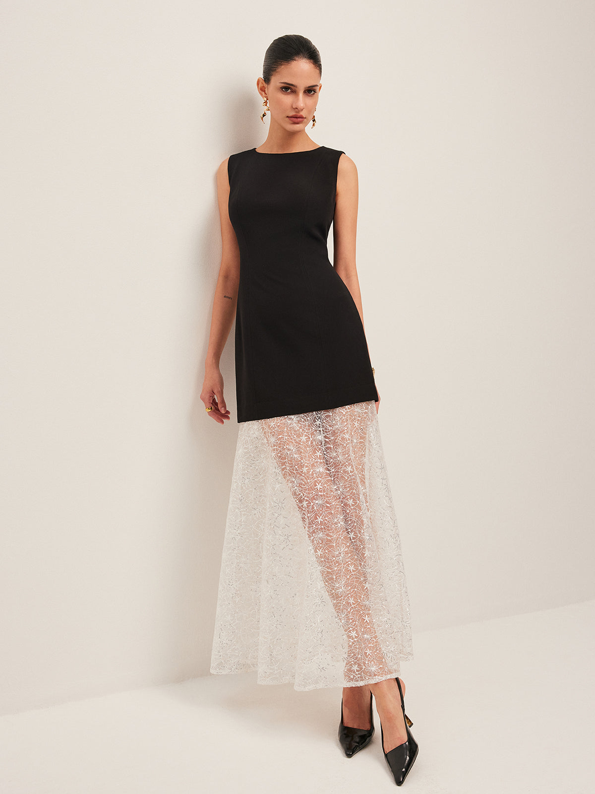 Starglow – Ärmelloses Kleid mit transparentem Spitzeneinsatz
