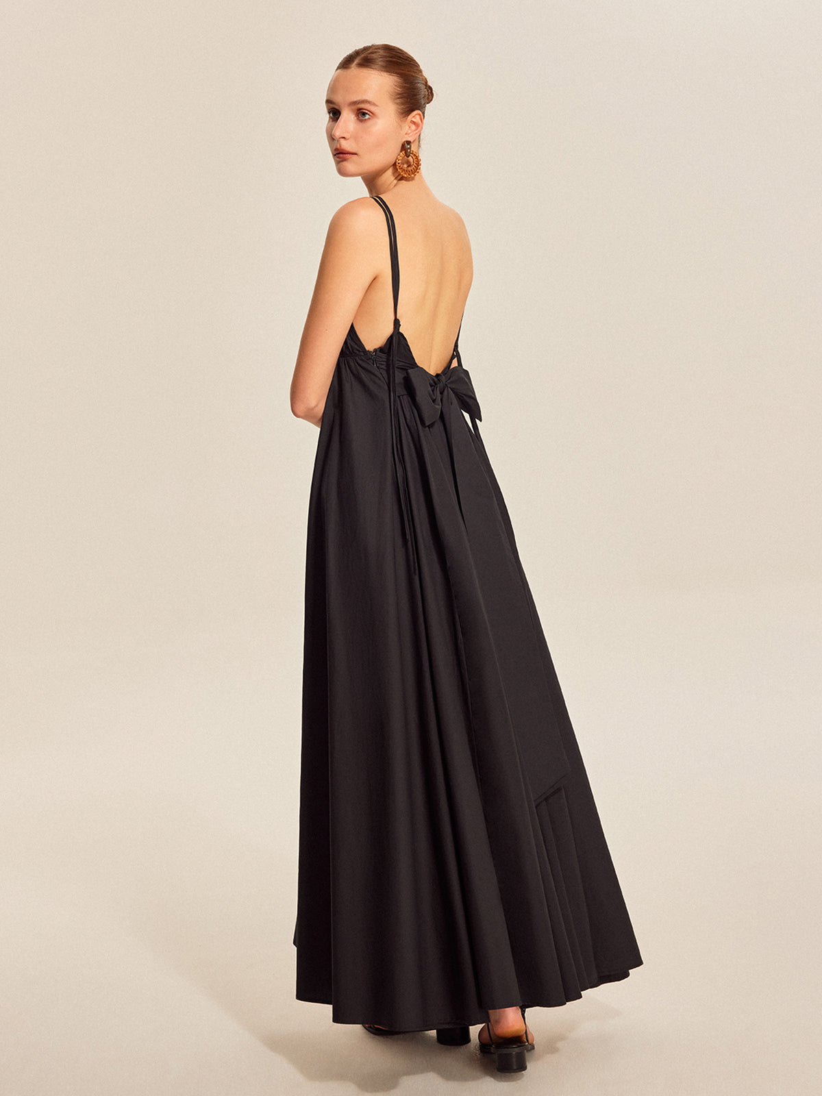 Enchantlace – Camisole-Kleid mit V-Ausschnitt und Doppelträgern