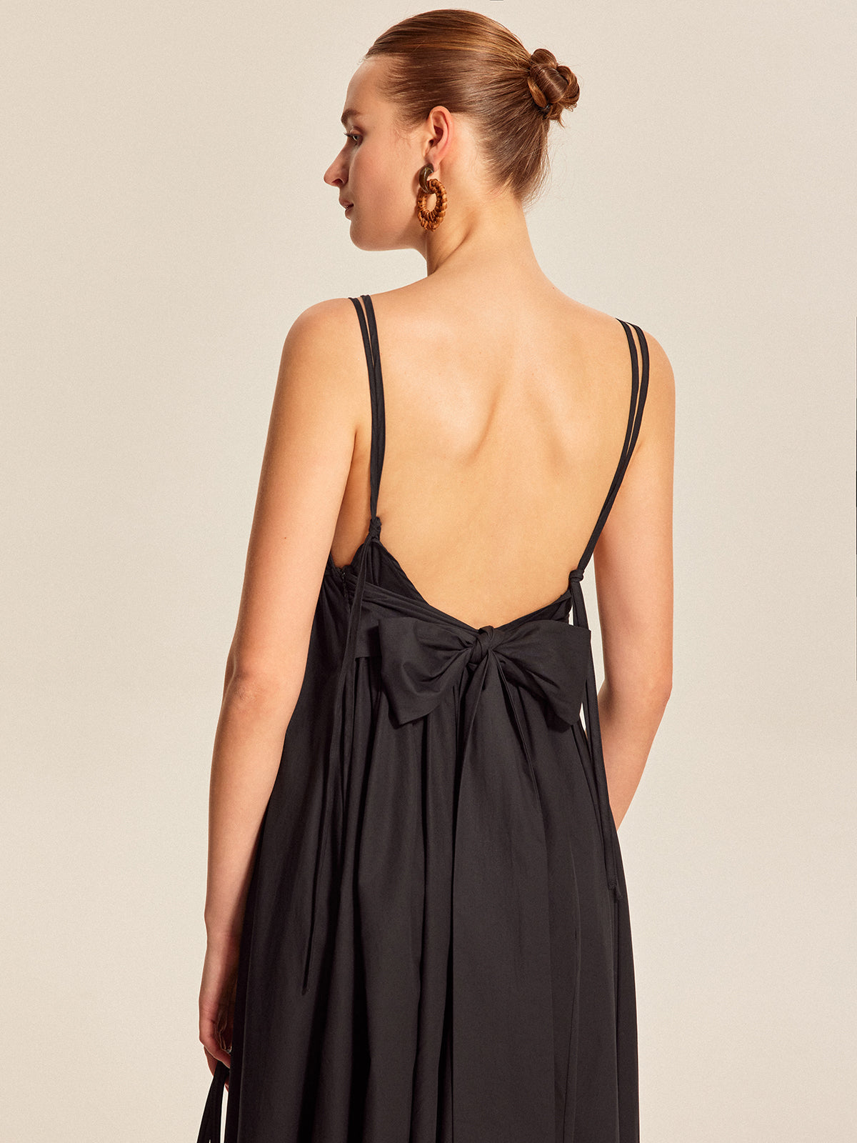 Enchantlace – Camisole-Kleid mit V-Ausschnitt und Doppelträgern