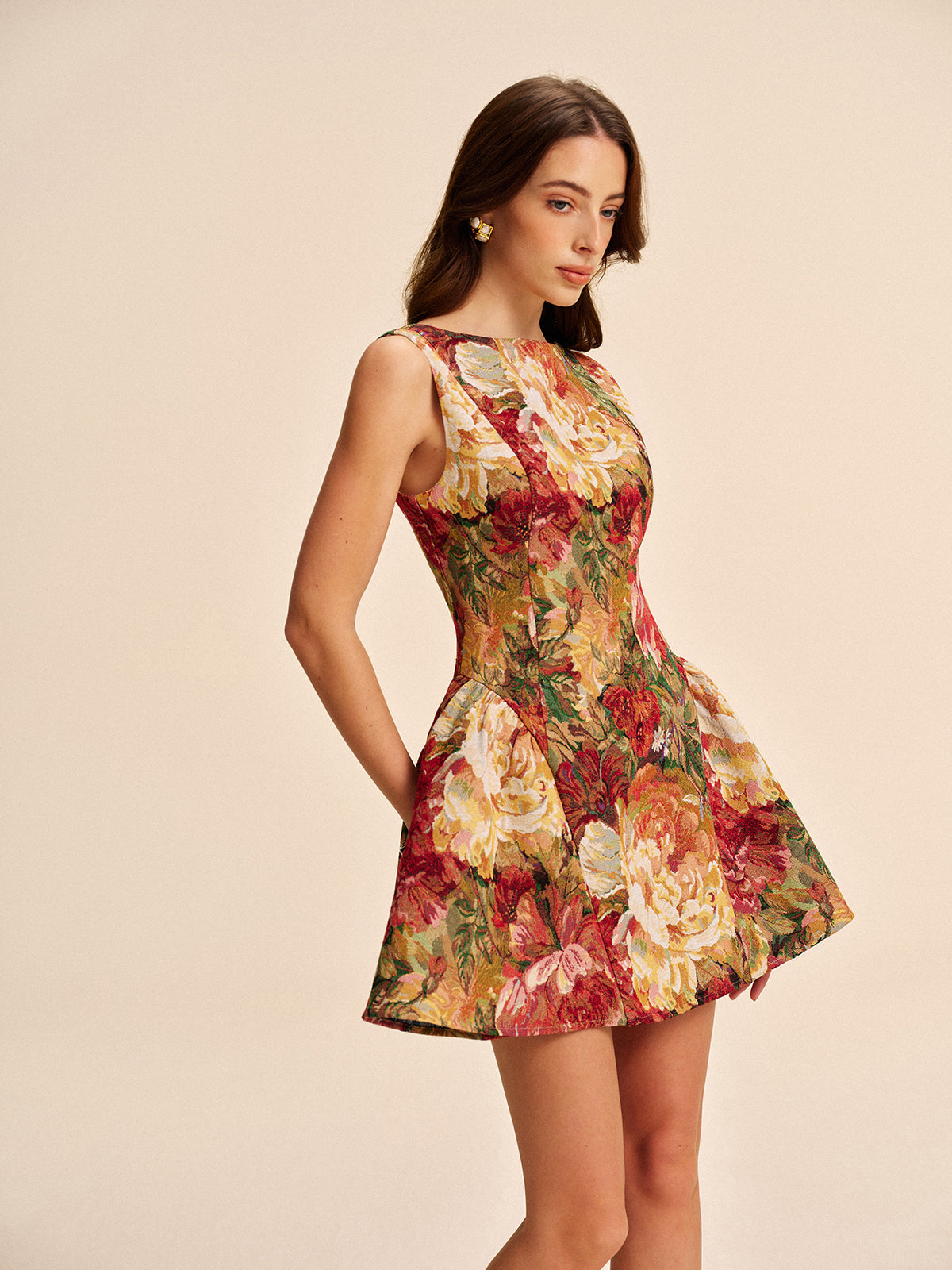 Gossambloom – Rückenfreies, ausgestelltes Kleid mit Blumenmuster