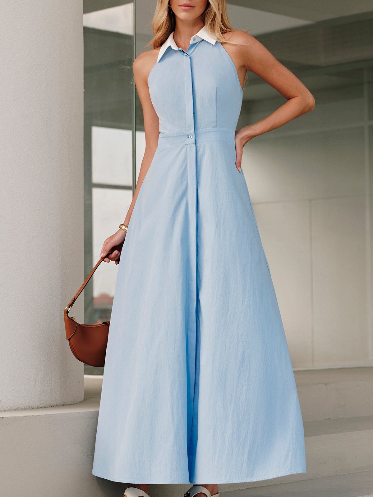 Ärmelloses Viza-Kleid mit Knopfleiste und Kragen