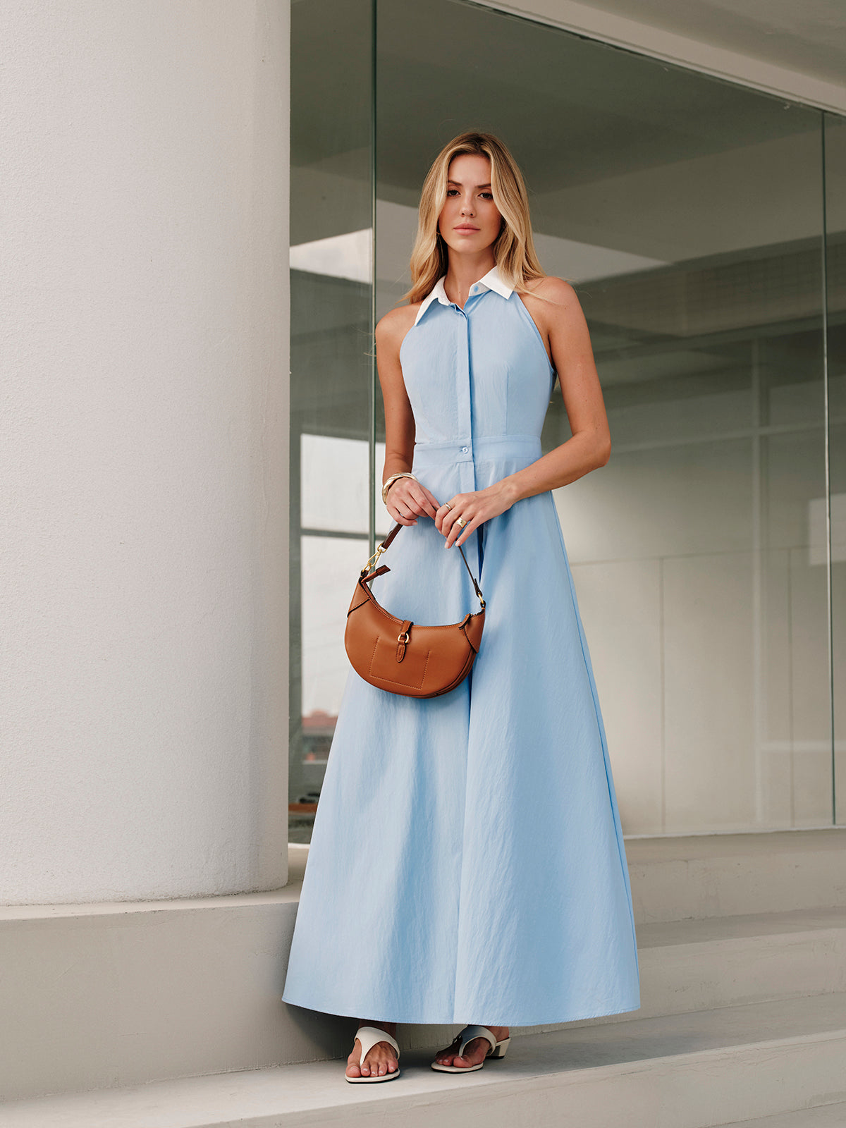 Ärmelloses Viza-Kleid mit Knopfleiste und Kragen