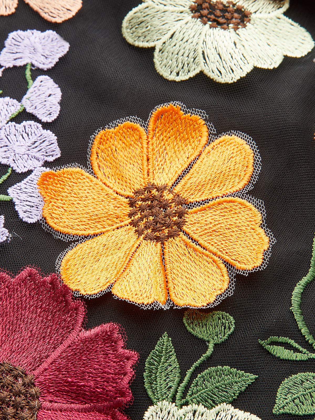 Luminessa – Buntes Netzkleid mit Blumenstickerei