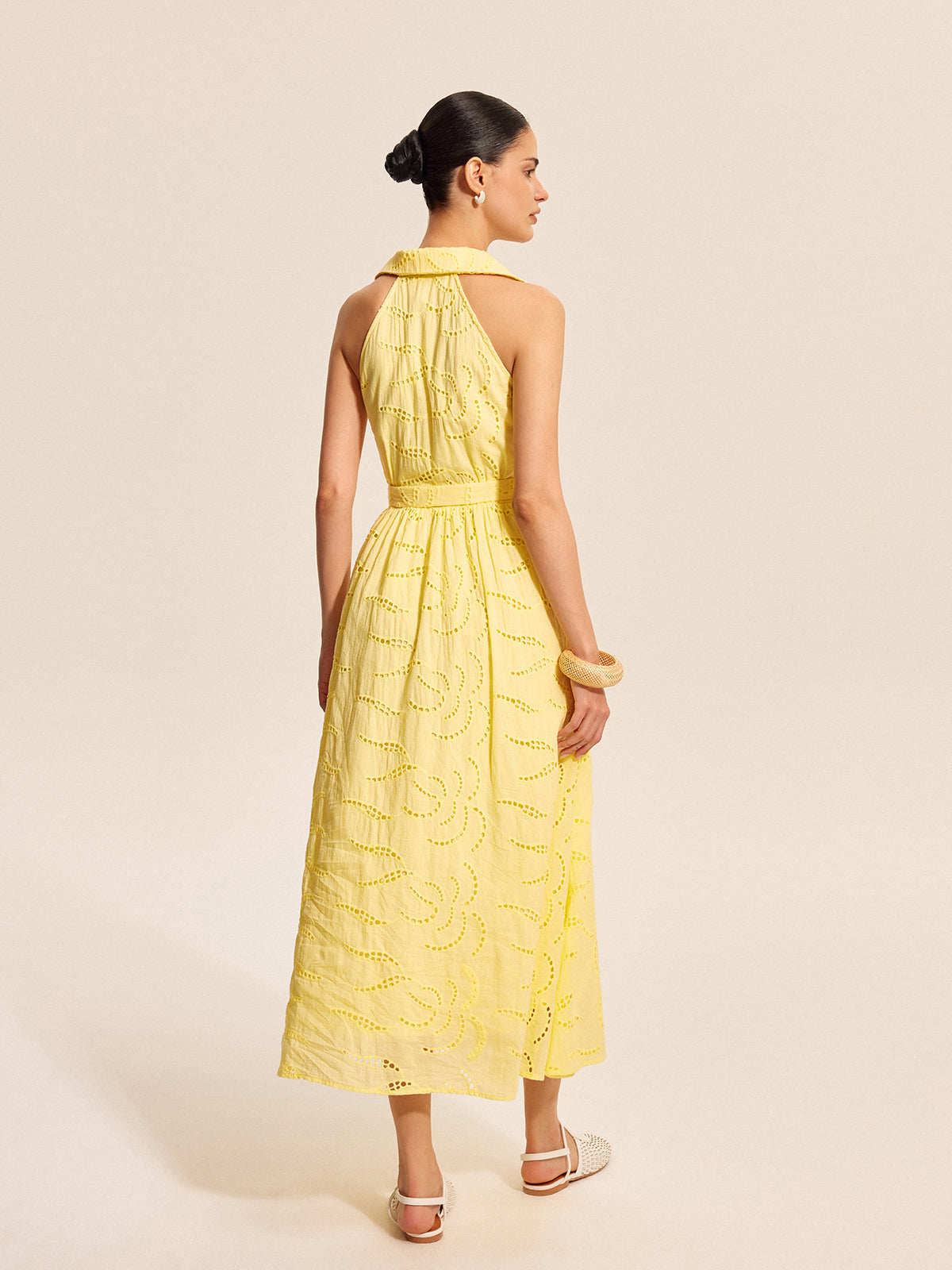 Prismora – Besticktes Baumwollkleid mit Gürtel