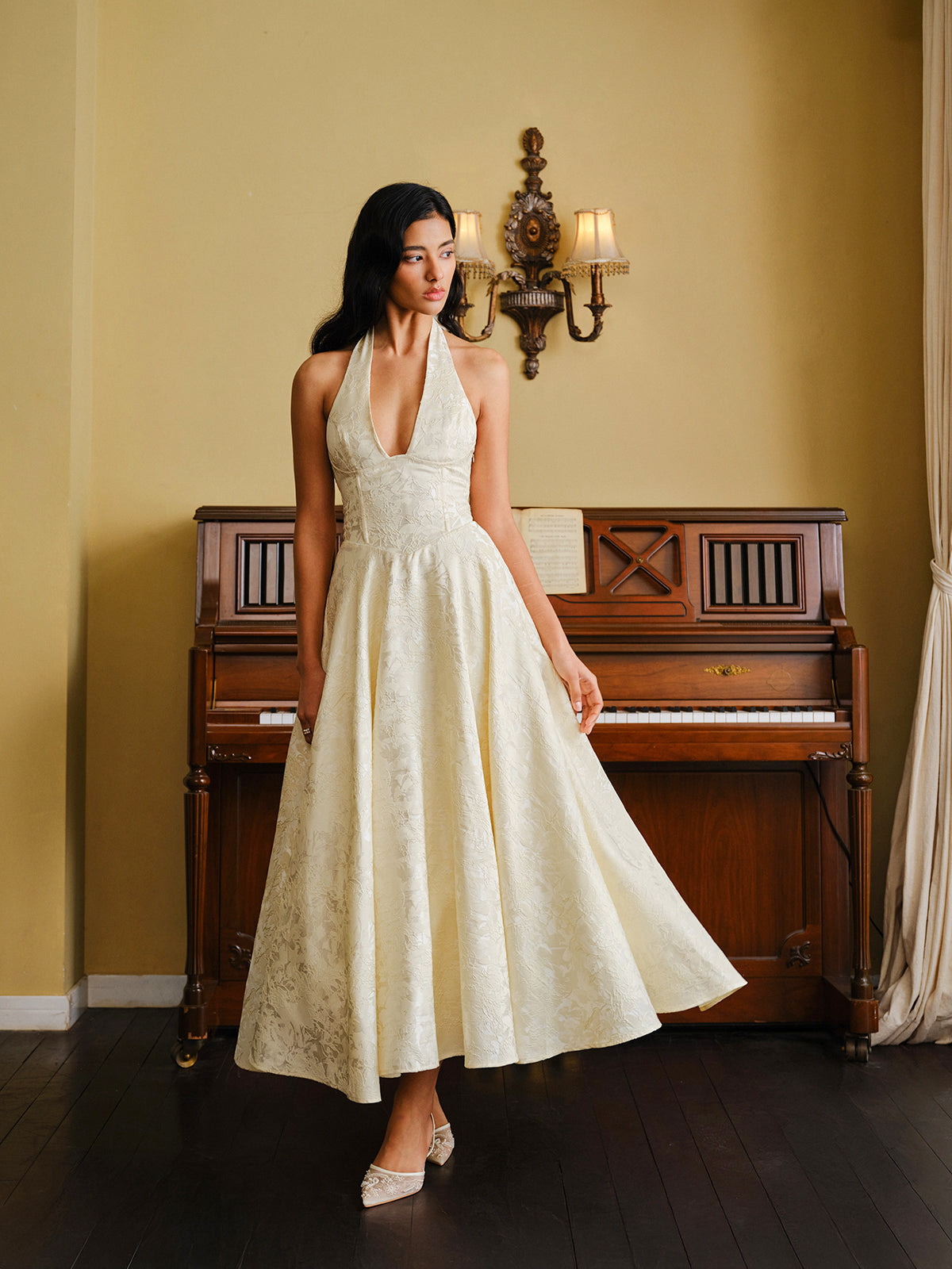 Niaty Vintage Neckholderkleid mit Schnürung am Rücken