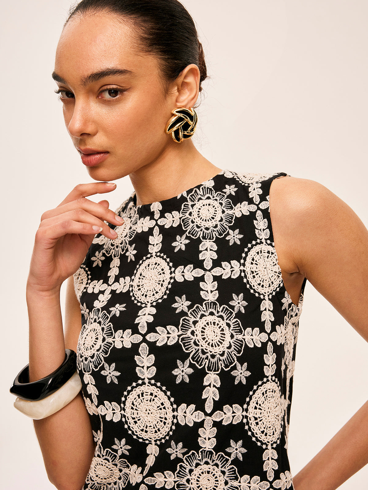 Tavys Embroidered Cotton Sleeveless Dress
