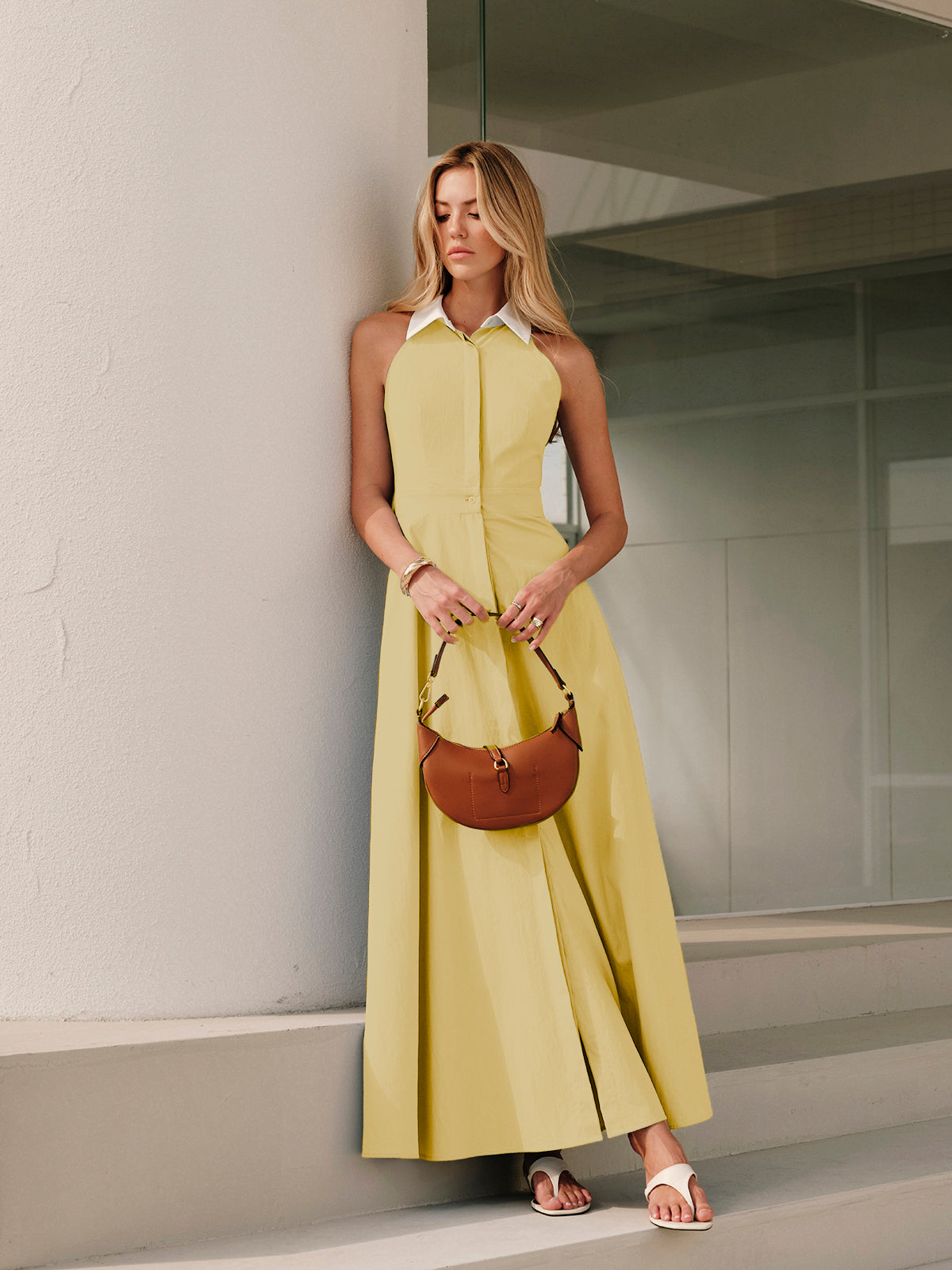 Ärmelloses Viza-Kleid mit Knopfleiste und Kragen