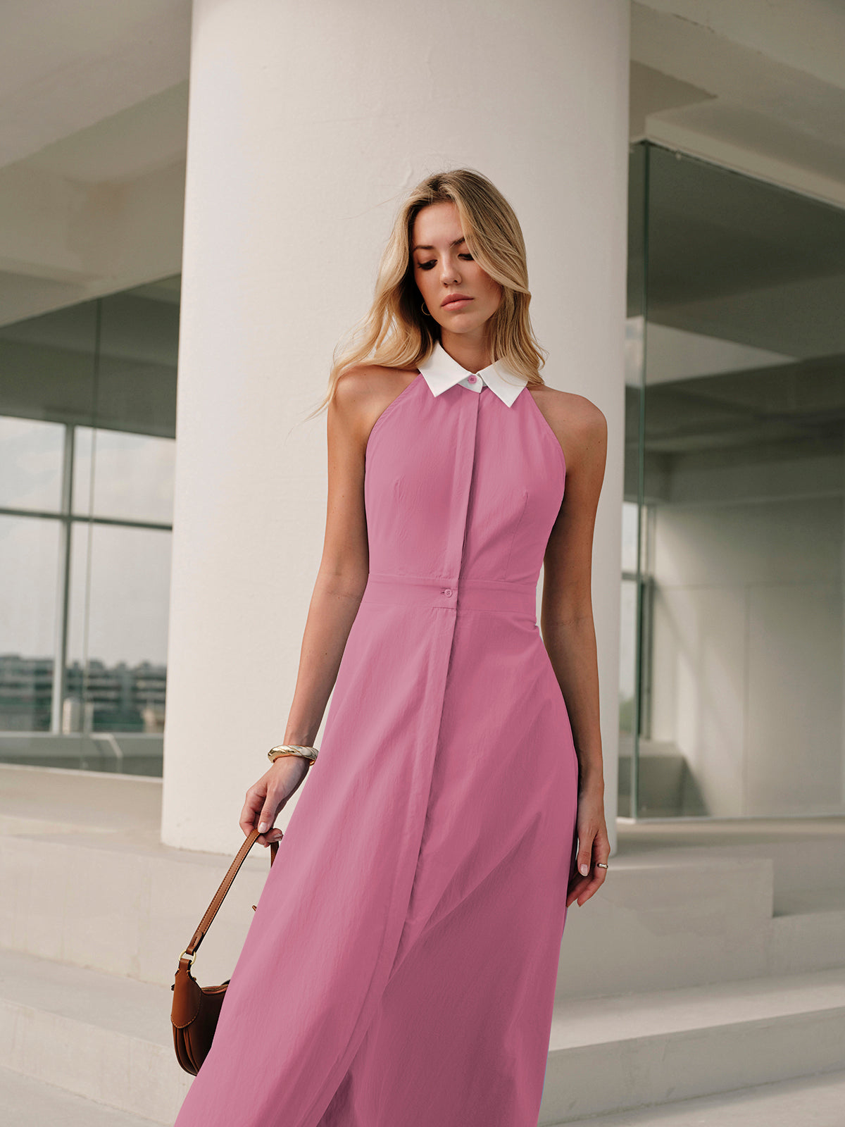 Ärmelloses Viza-Kleid mit Knopfleiste und Kragen