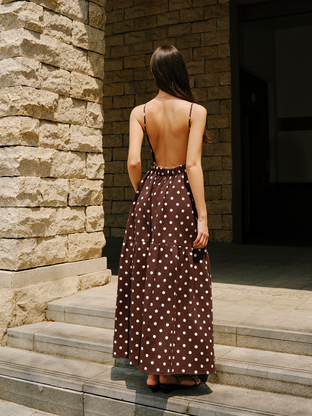 Lysvine – Rückenfreies Kleid aus Baumwolle mit Punkten