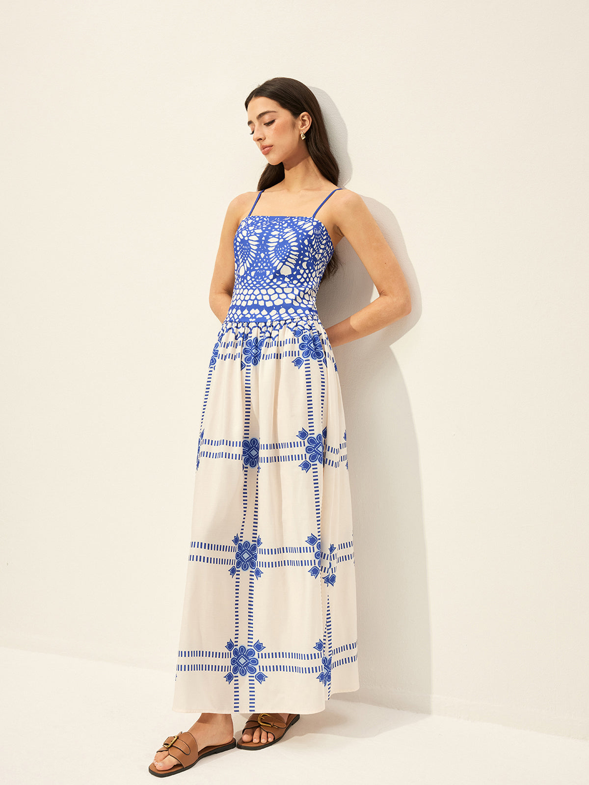 Verstellbares Kleid mit Spaghettiträgern und Reißverschluss im Iridweave-Print