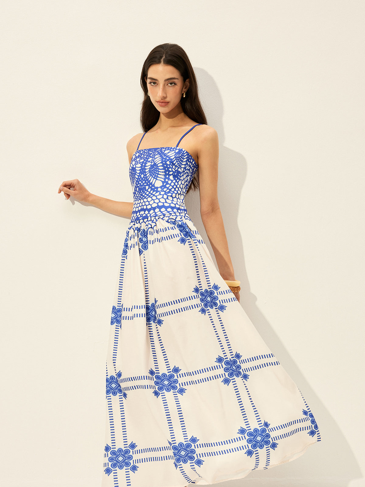 Verstellbares Kleid mit Spaghettiträgern und Reißverschluss im Iridweave-Print