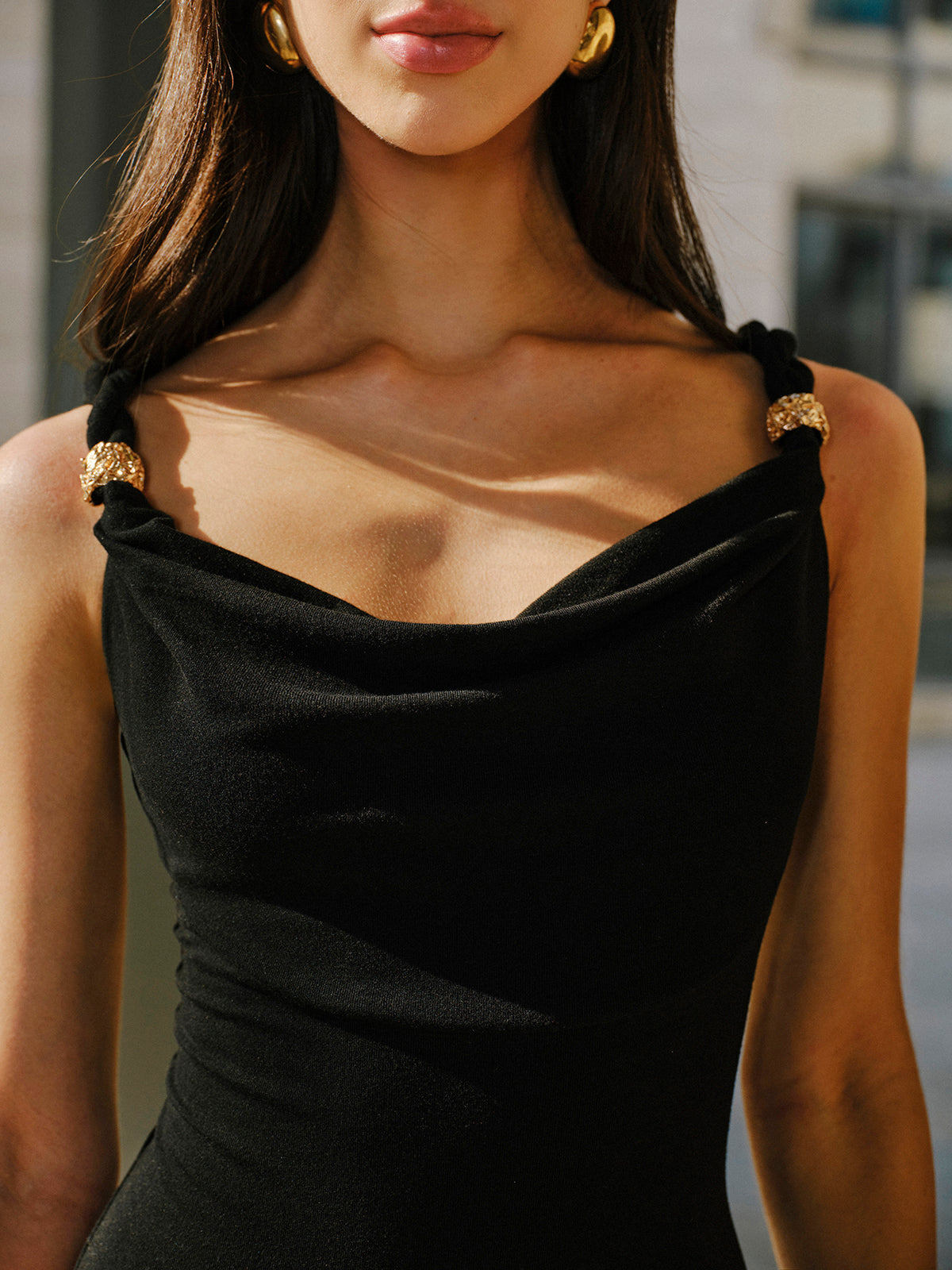 Palima – Ärmelloses Kleid mit Wasserfallausschnitt und Metalldetail aus Leinen und Baumwolle