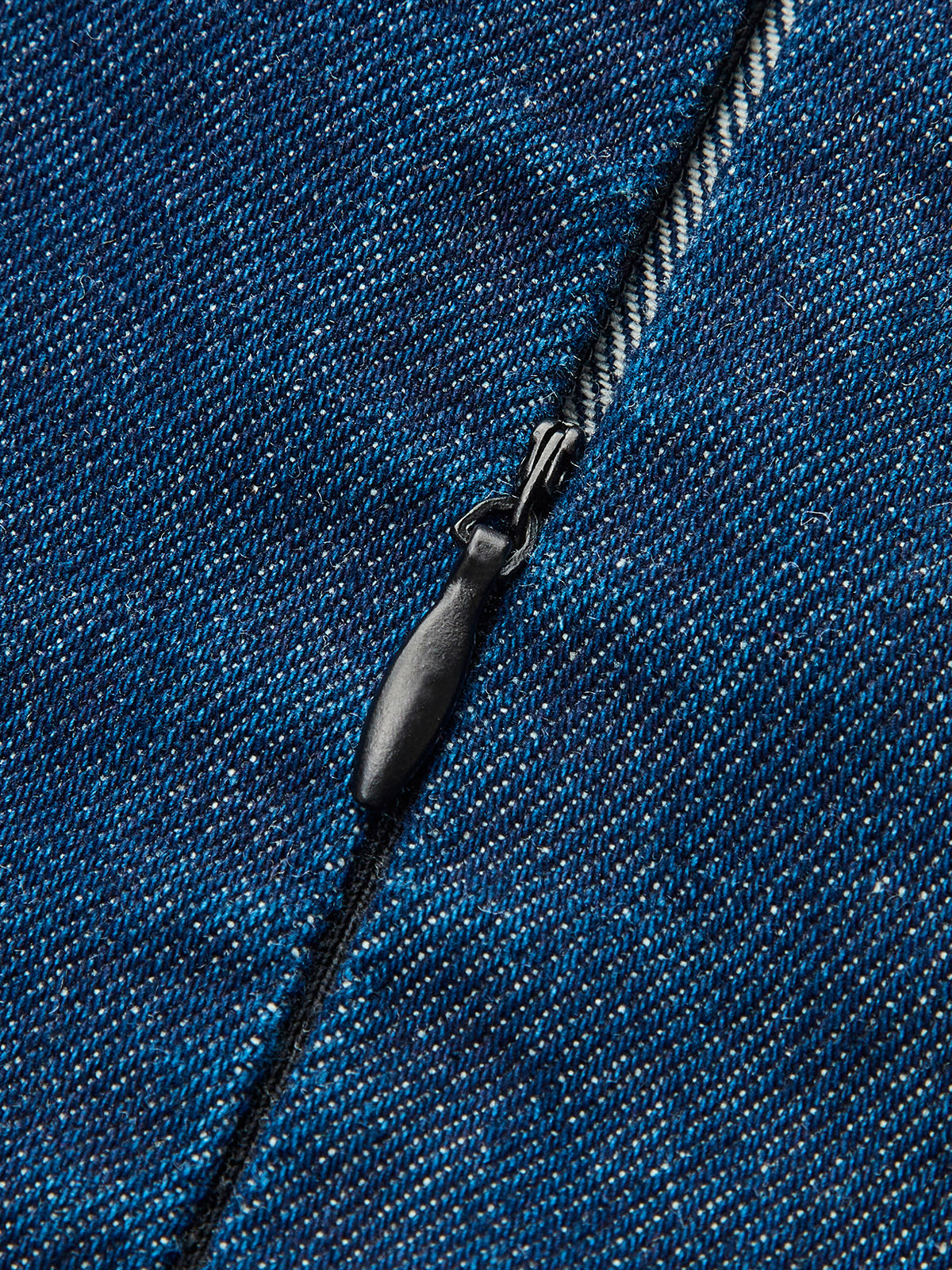 Splendoris utsvängd denimklänning med korsrygg
