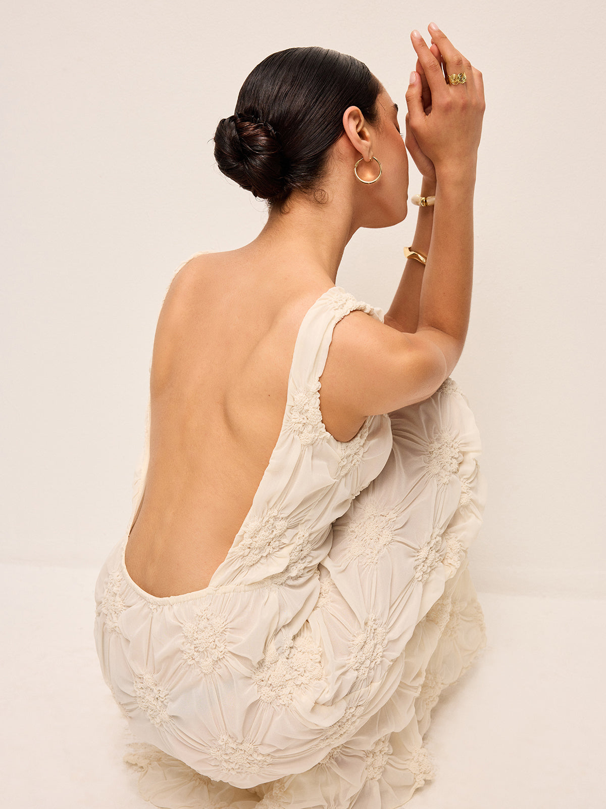 Mystglow – Elegantes Maxikleid mit Stickerei und Schlitz