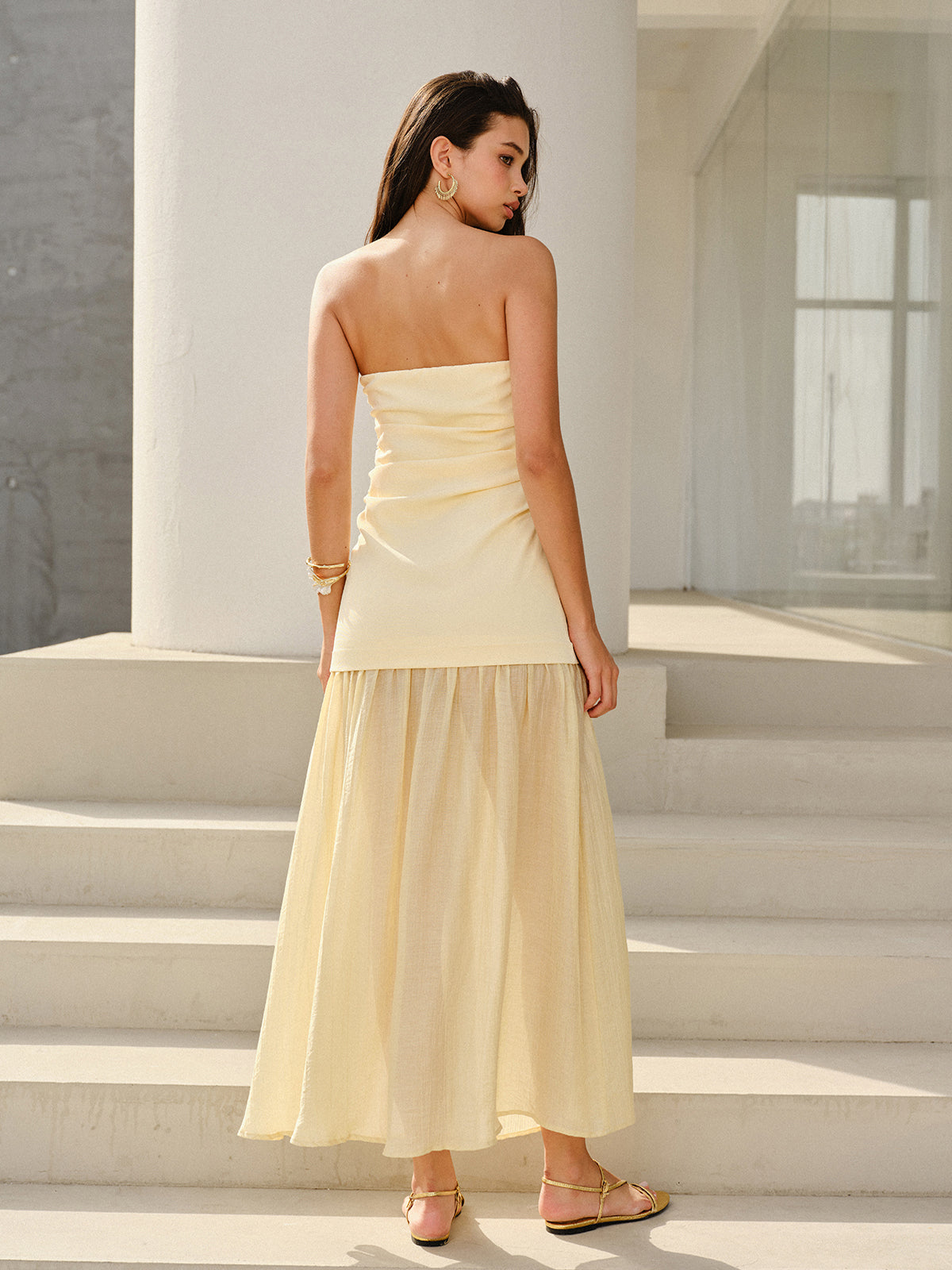 Halbtransparentes, trägerloses, gerüschtes Maxikleid Lore