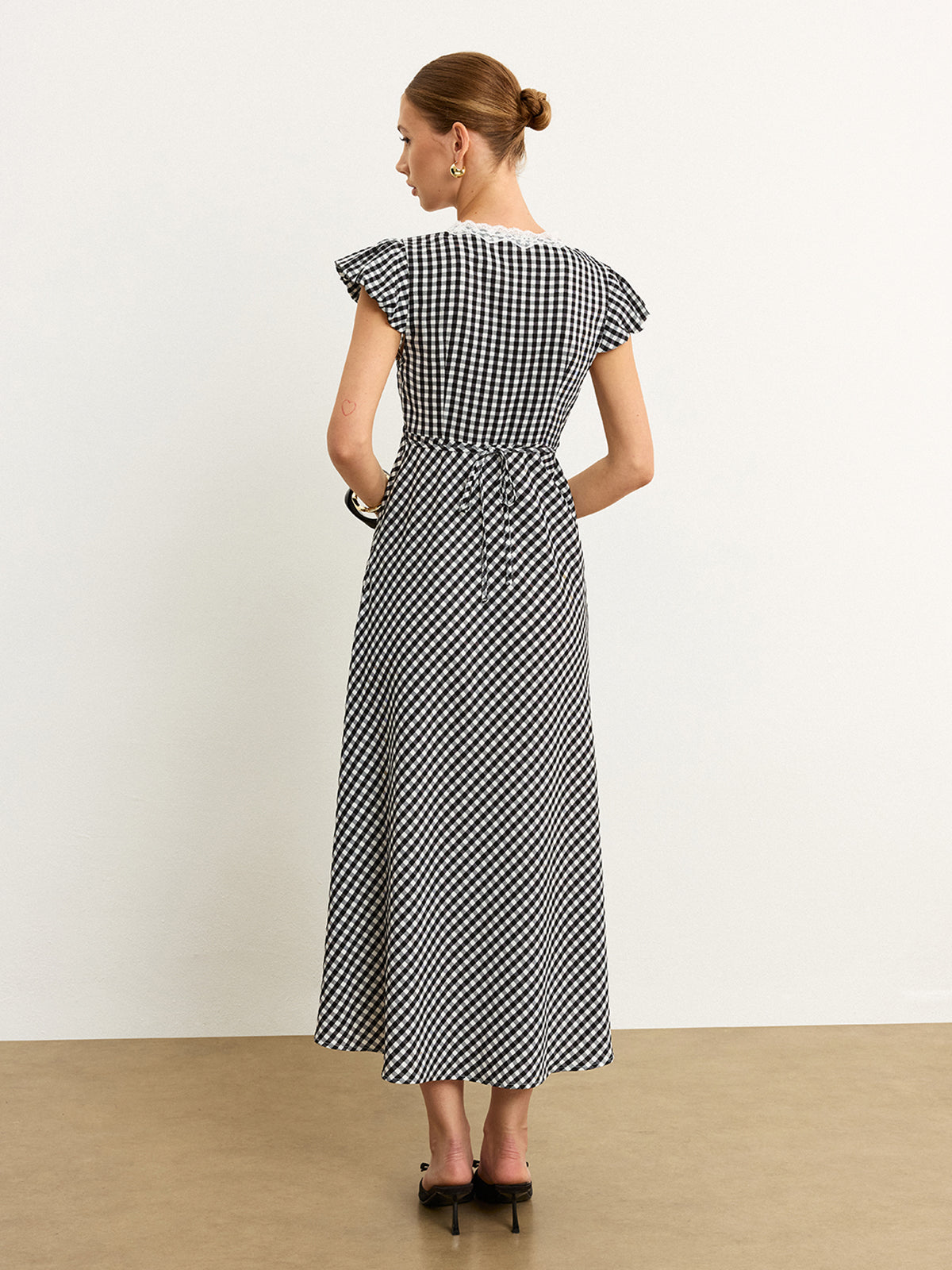 Divinara Gingham-midiklänning med spetskant