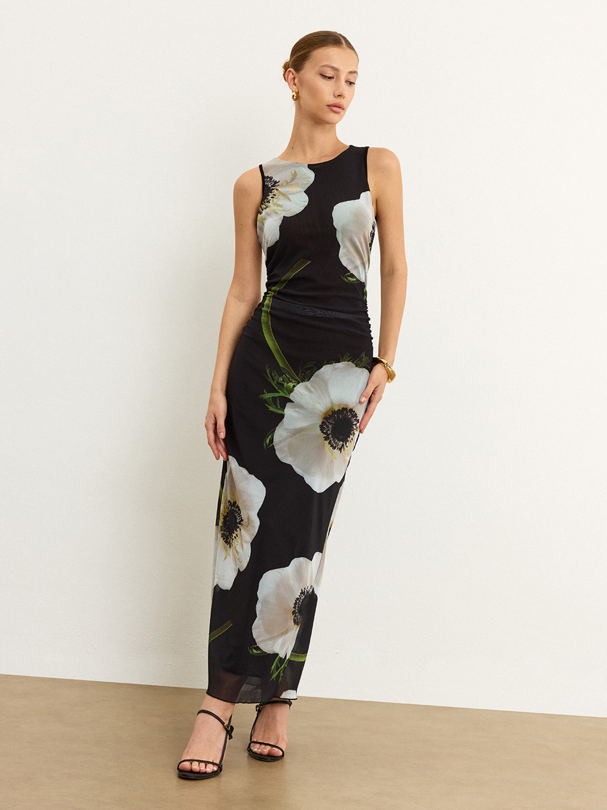 Etherweave – Transparentes Maxikleid mit Blumenmuster