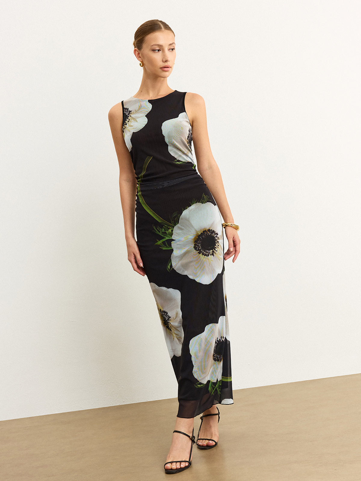 Etherweave – Transparentes Maxikleid mit Blumenmuster