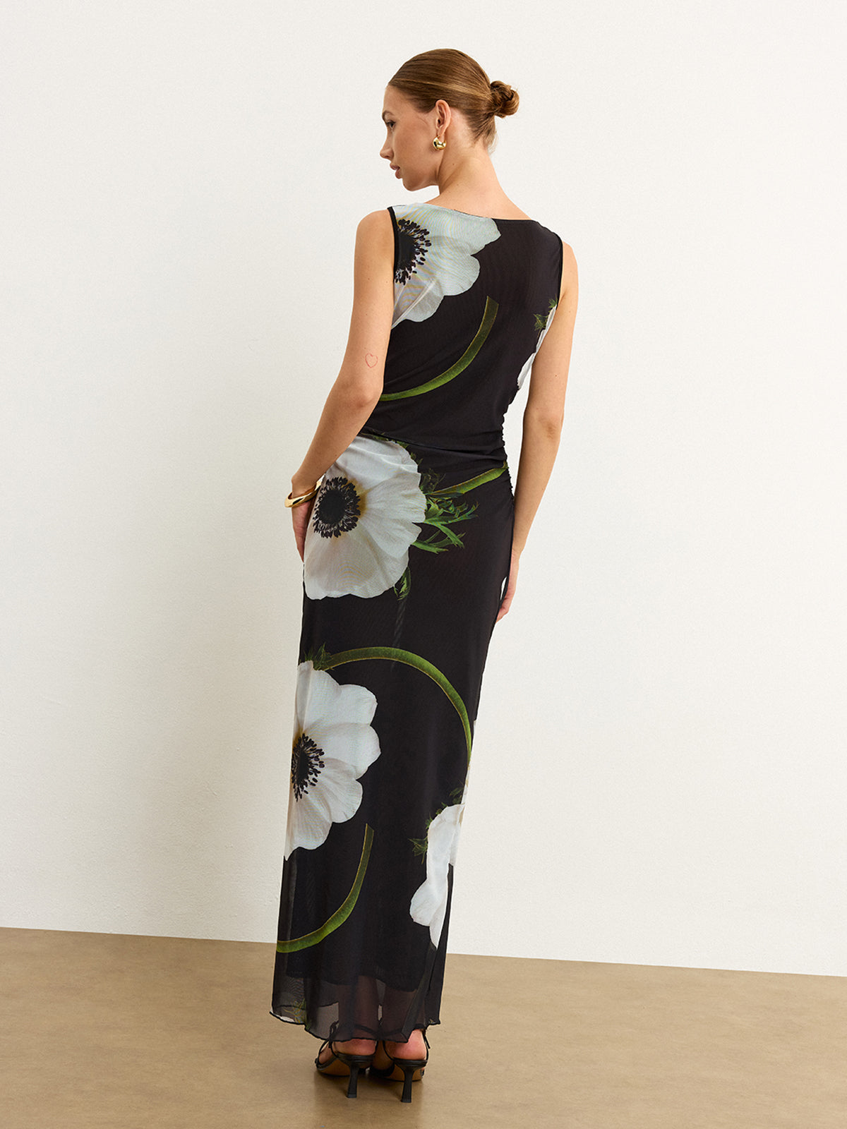 Etherweave – Transparentes Maxikleid mit Blumenmuster