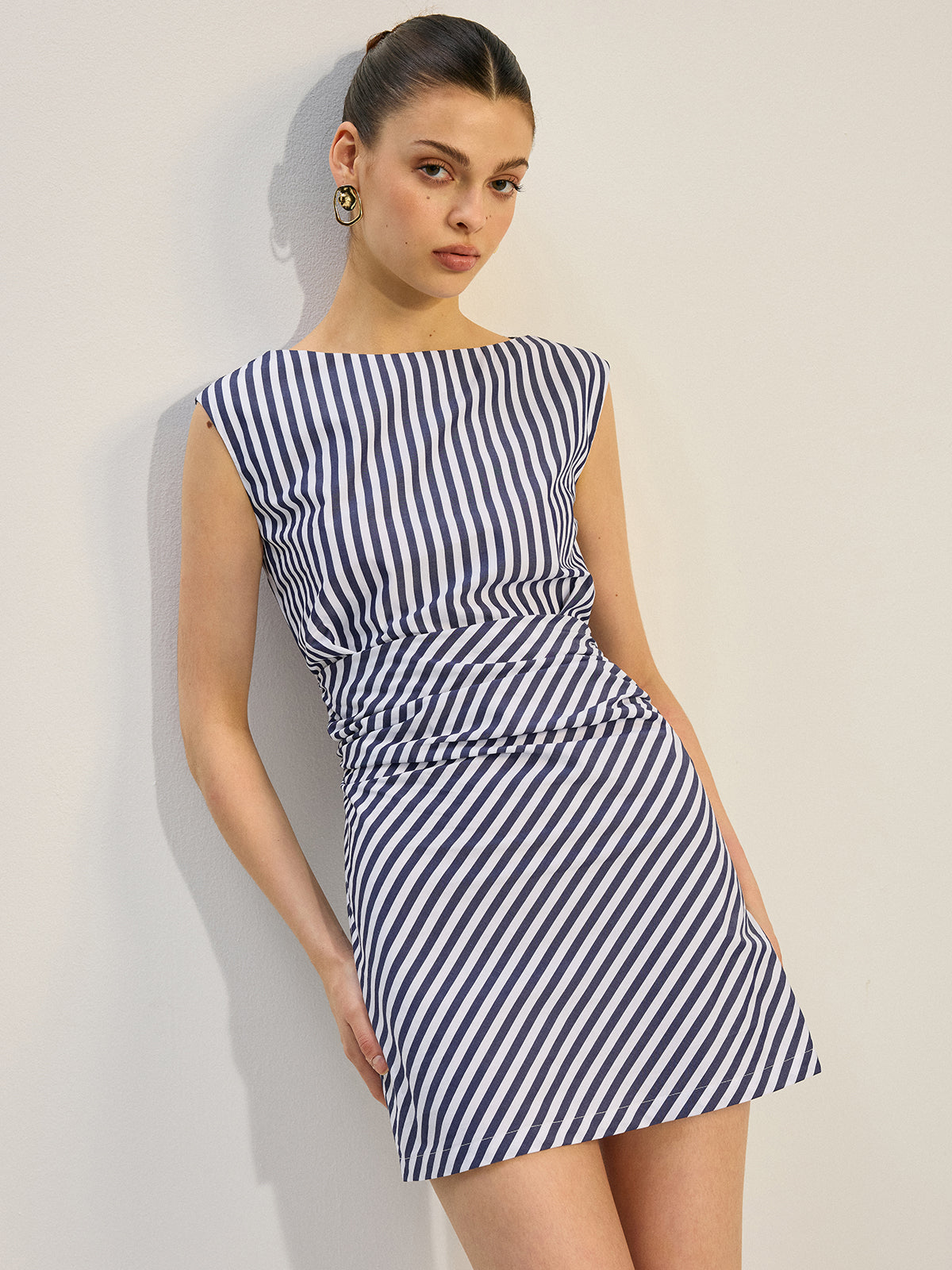 Gestreiftes, gerüschtes Minikleid Navia