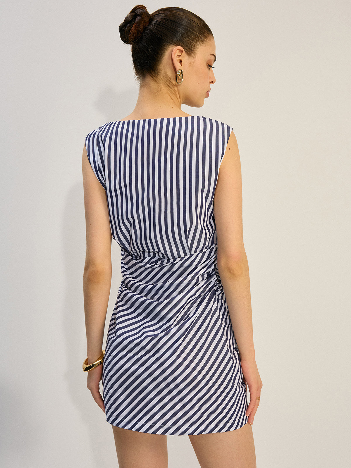 Gestreiftes, gerüschtes Minikleid Navia