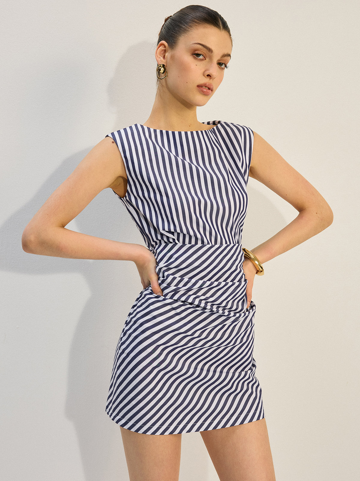Gestreiftes, gerüschtes Minikleid Navia