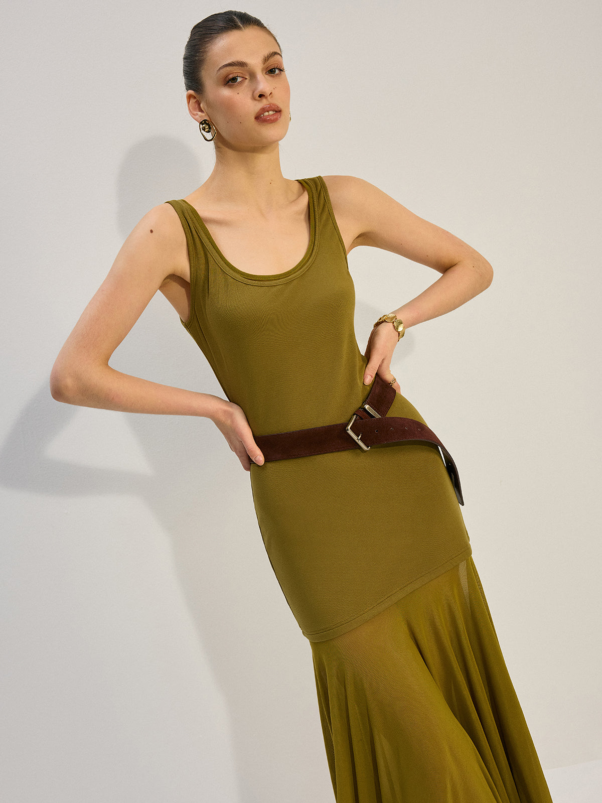 Shimrose – Ärmelloses Maxikleid mit transparenten Einsätzen