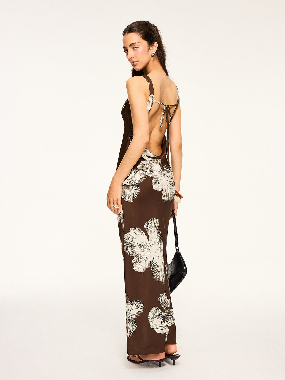Moonweave – Rückenfreies Kleid mit Blumenmuster und Bindeband