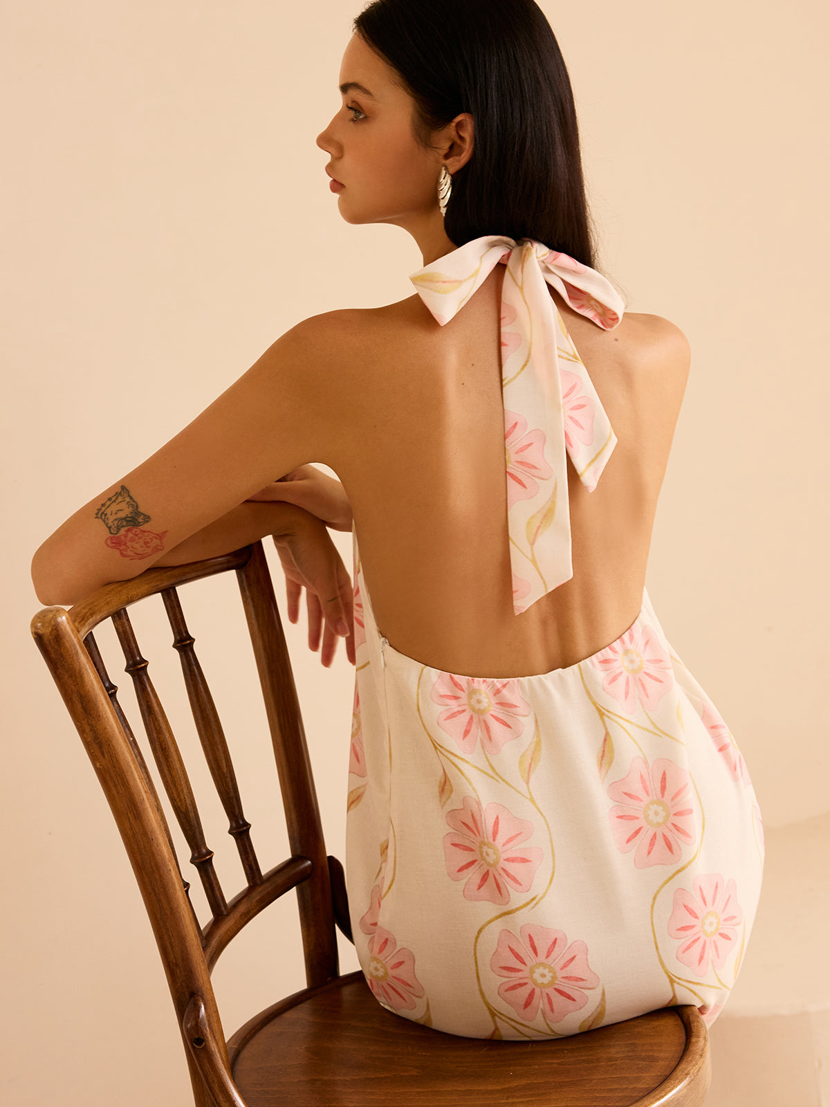 Qeleth Halter Neck Floral Print Mini Dress